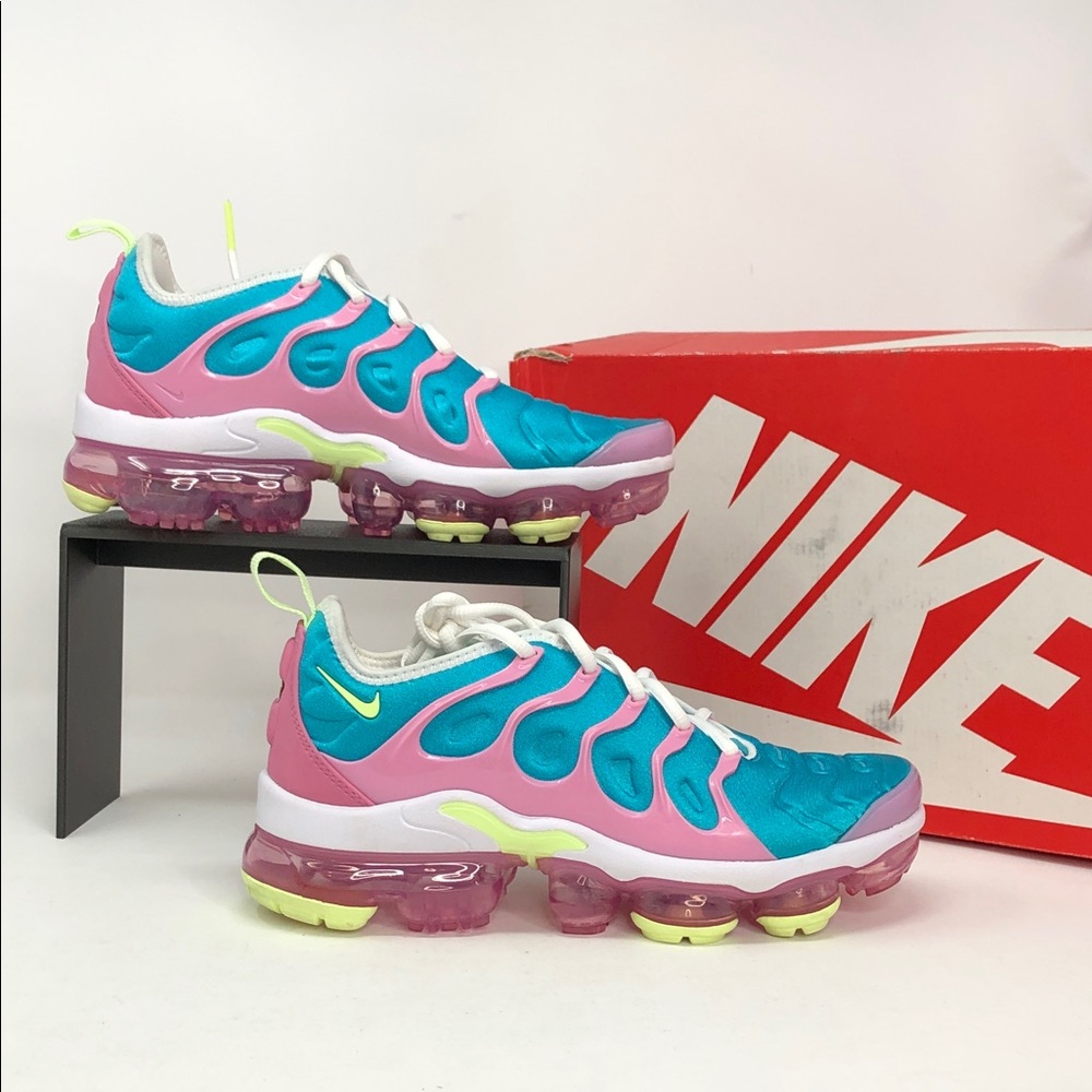 Nike Women’s Air Vapormax Plus CW7014-100 Easter Running Shoes - Size 6